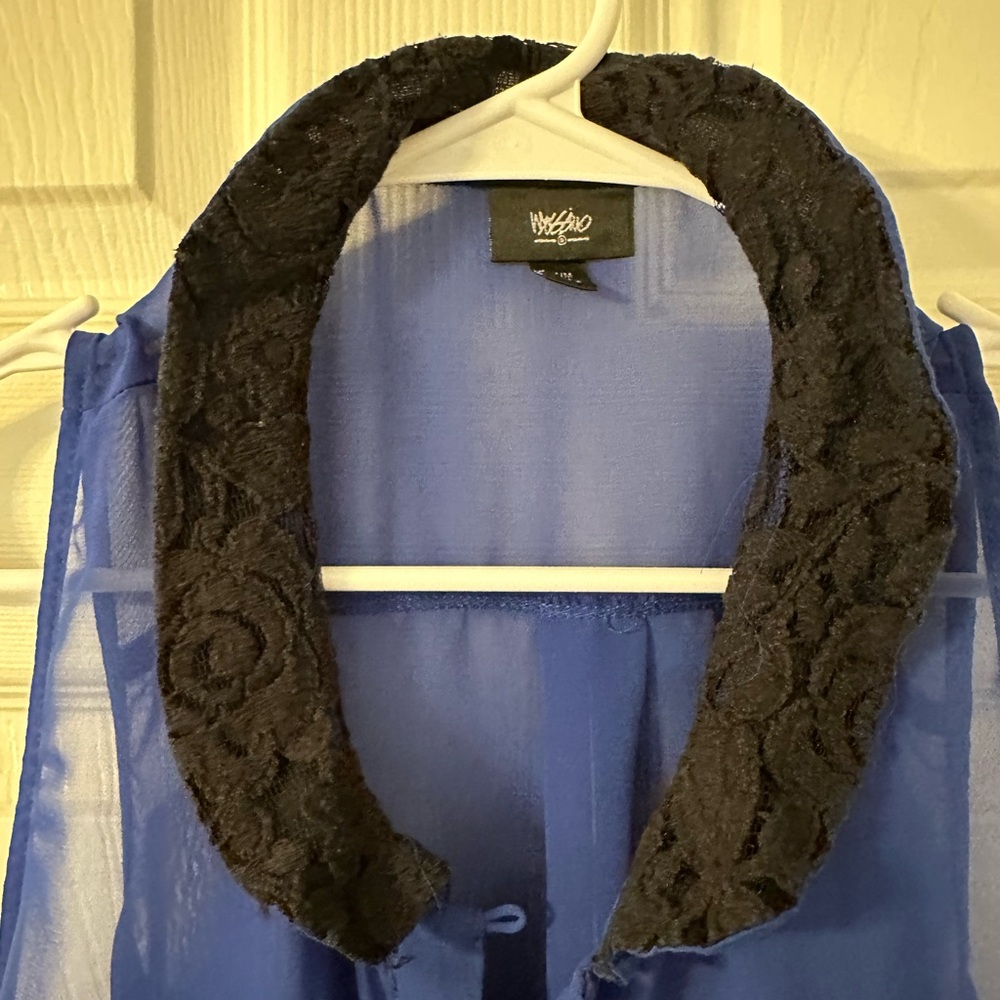 Mossimo sleeveless sheer blouse - Picture 2 of 3